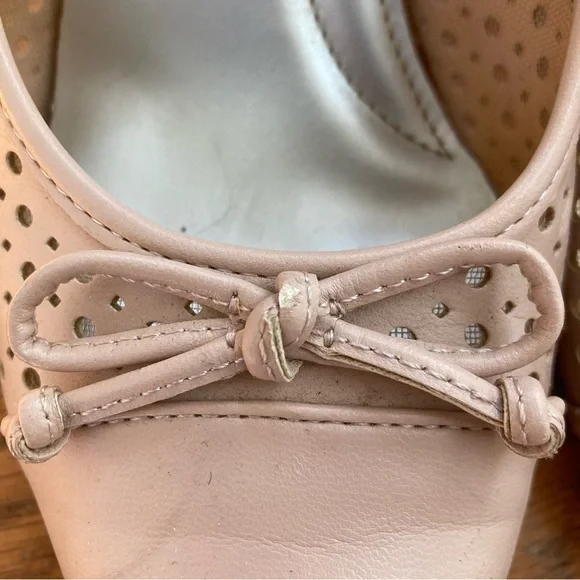 4/$10 - Comfort Plus Pale Pink Heeled Pumps with Bows - Picture 6 of 15